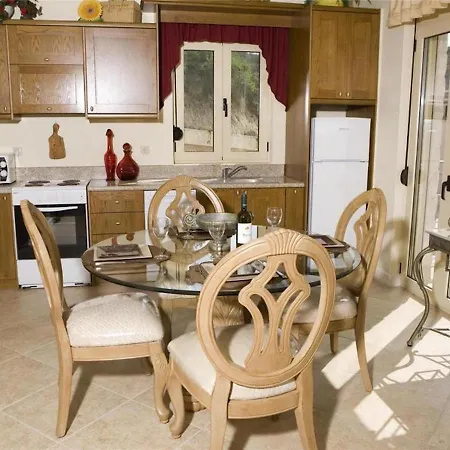 House For 8 Persons, With Swimming Pool *