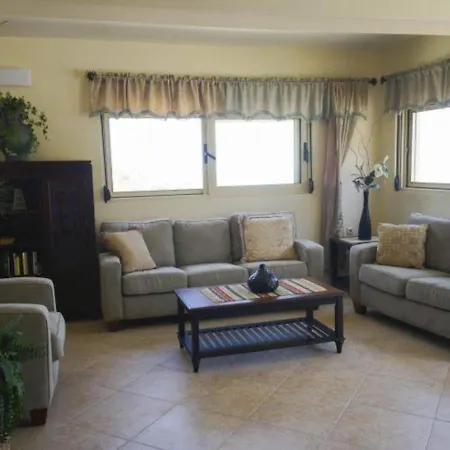 House For 8 Persons, With Swimming Pool Vila