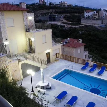House For 8 Persons, With Swimming Pool Vila