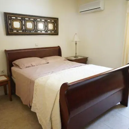 Villa House For 10 Persons, With Swimming Pool *